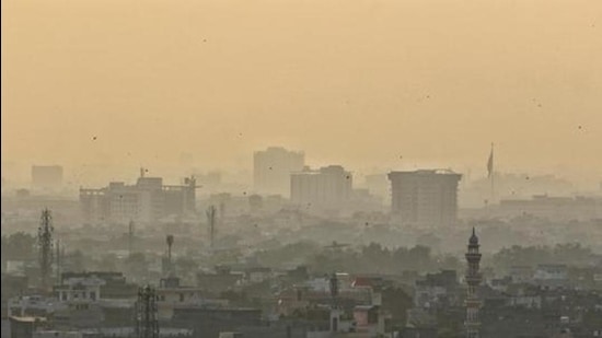 A Jaipur neighbourhood shrouded in fog as cold wave grips northern India. (File photo)