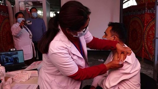 Hospital director Dr. Dinesh Kafle said 300 staffers were set to get the vaccine on Wednesday and the remaining 2,000 within a week.(ANI/Twitter)