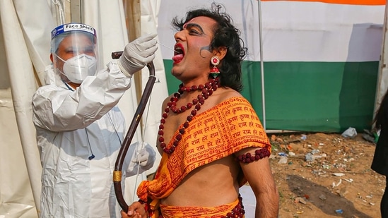 A medic takes a sample from an artist for Covid-19 test, on January 22.(PTI File Photo) A medic takes a sample from an artist for Covid-19 test, on January 22.(PTI File Photo)