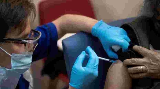 The UAE registered the Sinopharm vaccine after finding it had a 86% efficacy rate, paving the way for a full public use and allowing for a re-opening of the Gulf nation’s economy.(REUTERS (Representative Image)) The UAE registered the Sinopharm vaccine after finding it had a 86% efficacy rate, paving the way for a full public use and allowing for a re-opening of the Gulf nation’s economy.(REUTERS (Representative Image))