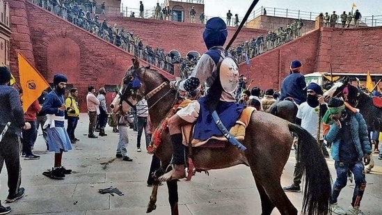 A Nihang Sikh aboard a horse inside Red Fort on Tuesday.(Sanjeev Verma/HT PHOTO) A Nihang Sikh aboard a horse inside Red Fort on Tuesday.(Sanjeev Verma/HT PHOTO)