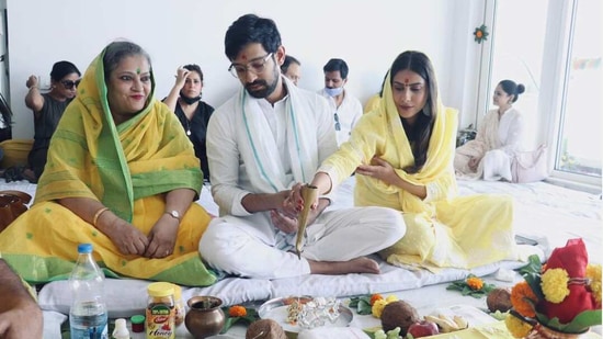 Vikrant Massey and Sheetal Thakur recently bought a house. Vikrant Massey and Sheetal Thakur recently bought a house.