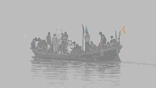 Ganga river in Patna.There is unlikely to be any respite from the cold weather as meteorological conditions will remain unchanged for the next two days. (HT File Photo) Ganga river in Patna.There is unlikely to be any respite from the cold weather as meteorological conditions will remain unchanged for the next two days. (HT File Photo)
