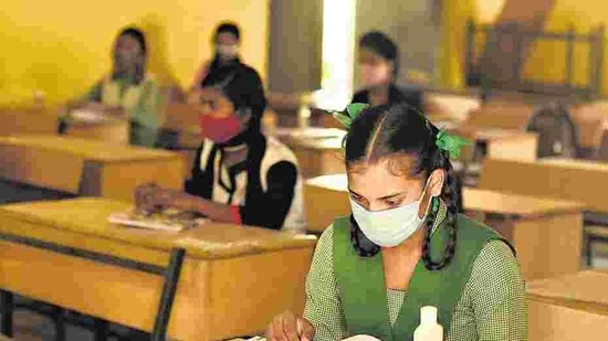 The Maharashtra education department plans to reopen schools for Classes 9 to 12 on November 23, education minister Varsha Gaikwad announced on Friday.(Raj K Raj/HT File) The Maharashtra education department plans to reopen schools for Classes 9 to 12 on November 23, education minister Varsha Gaikwad announced on Friday.(Raj K Raj/HT File)
