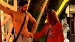 Rakhi Sawant pulled Abhinav Shukla's pajama drawstring while teasing him. Rakhi Sawant pulled Abhinav Shukla's pajama drawstring while teasing him.