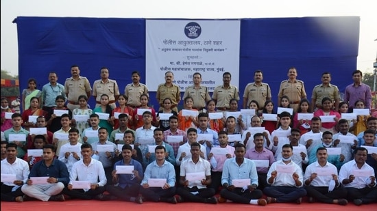 The Thane police commissionerate instated around 75 family members of police officials who lost their lives on duty or due to Covid-19. Thirty four of them were those whose father or mother succumbed to the deadly virus. (Praful Gangurde/HT photo) The Thane police commissionerate instated around 75 family members of police officials who lost their lives on duty or due to Covid-19. Thirty four of them were those whose father or mother succumbed to the deadly virus. (Praful Gangurde/HT photo)