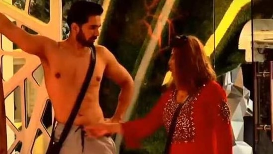 Rakhi Sawant pulled Abhinav Shukla's pajama drawstring while teasing him.