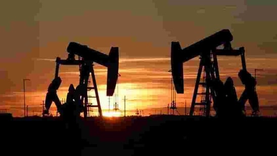 Refiners in China, the world's second-largest oil consumer, slowed crude purchases in January, pressuring China-focused grades such as Russian ESPO Blend crude, which has weakened to its lowest since September last year. (Representative Image) (Reuters file photo) Refiners in China, the world's second-largest oil consumer, slowed crude purchases in January, pressuring China-focused grades such as Russian ESPO Blend crude, which has weakened to its lowest since September last year. (Representative Image) (Reuters file photo)