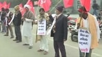Workers of parties in Grand Alliance form a human chain in Patna in protest against the three central agriculture laws.(ANI) Workers of parties in Grand Alliance form a human chain in Patna in protest against the three central agriculture laws.(ANI)