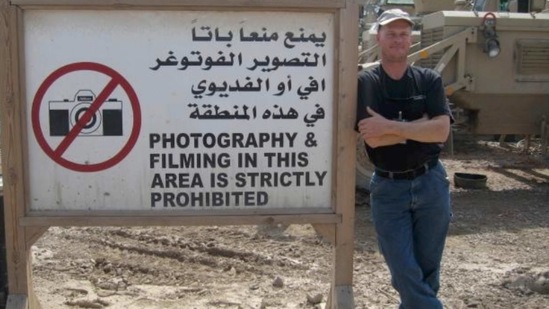 Mark Frerichs, a contractor from Illinois, poses in Iraq in this undated photo obtained from Twitter. (AP) Mark Frerichs, a contractor from Illinois, poses in Iraq in this undated photo obtained from Twitter. (AP)