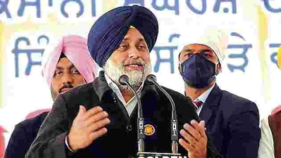 "All three farm laws could be repealed in the current Budget Session and for next 18 months, the Centre can hold talks with the stakeholders," Badal said.(HT Photo)