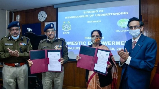 CRPF and IIM join hands to plan empowerment of the families of CRPF personnel.(Twitter: @crpfindia)