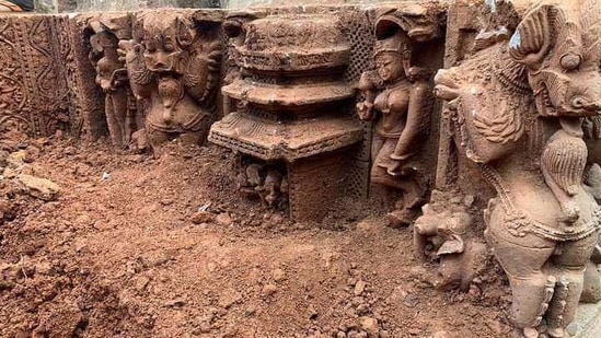 The Archaeological Survey of India found the remnants of a 10th century temple near the famous Lingaraj Temple in Bhubaneswar, (HT PHOTO). The Archaeological Survey of India found the remnants of a 10th century temple near the famous Lingaraj Temple in Bhubaneswar, (HT PHOTO).