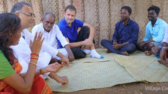 After the meal was ready, Rahul Gandhi sat on the rustic ground with the group along with Jothimani and Dinesh Gundu Rao, Congress in-charge for Tamil Nadu, Puducherry and Goa, to eat on a plantain leaf