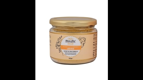 The Peony & Turmeric Ubtan by Reeves Clive helps get rid of stubborn tans The Peony & Turmeric Ubtan by Reeves Clive helps get rid of stubborn tans