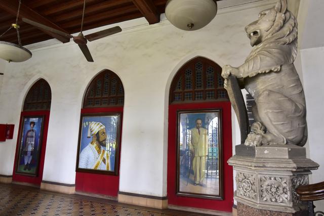The Gargoyle (Venetian lion). The BMC headquarters were completed in 1893, and the building has been constructed in the Venetian Gothic, Indo-Saracenic style. (Anshuman Poyrekar/HT Photo) The Gargoyle (Venetian lion). The BMC headquarters were completed in 1893, and the building has been constructed in the Venetian Gothic, Indo-Saracenic style. (Anshuman Poyrekar/HT Photo)