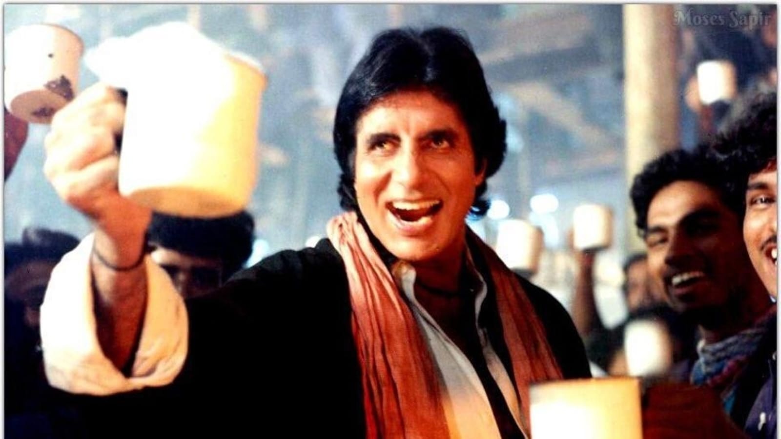 30 years of Hum: Jumma Chumma and the magic of Big B! | Bollywood -  Hindustan Times