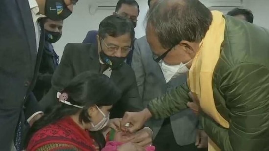 Madhya Pradesh chief minister Shivraj Singh Chauhan administering polio drops to a toddler in Bhopal. (ANI Photo) Madhya Pradesh chief minister Shivraj Singh Chauhan administering polio drops to a toddler in Bhopal. (ANI Photo)