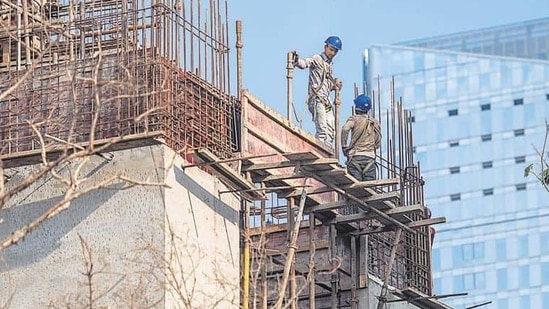 Developers said construction work had not picked up projects due to liquidity crisis.(HT file photo. Representative image) Developers said construction work had not picked up projects due to liquidity crisis.(HT file photo. Representative image)