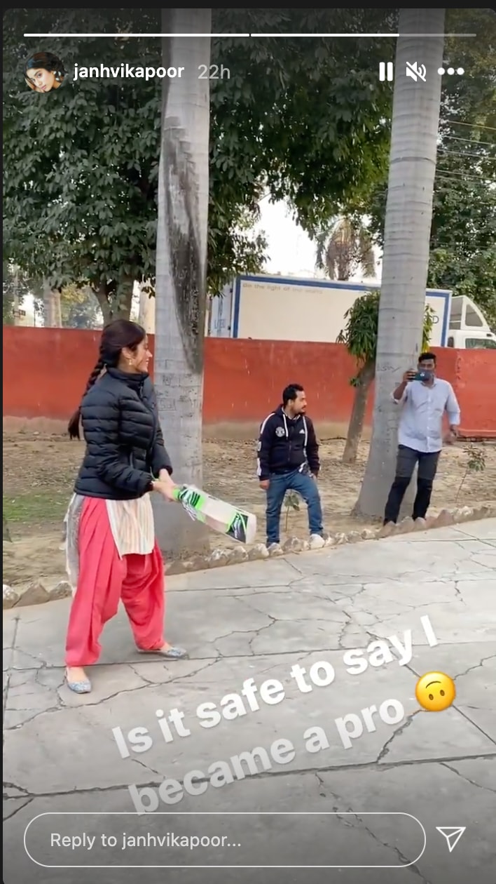 Janhvi Kapoor playing cricket in Patiala on Friday. Janhvi Kapoor playing cricket in Patiala on Friday.