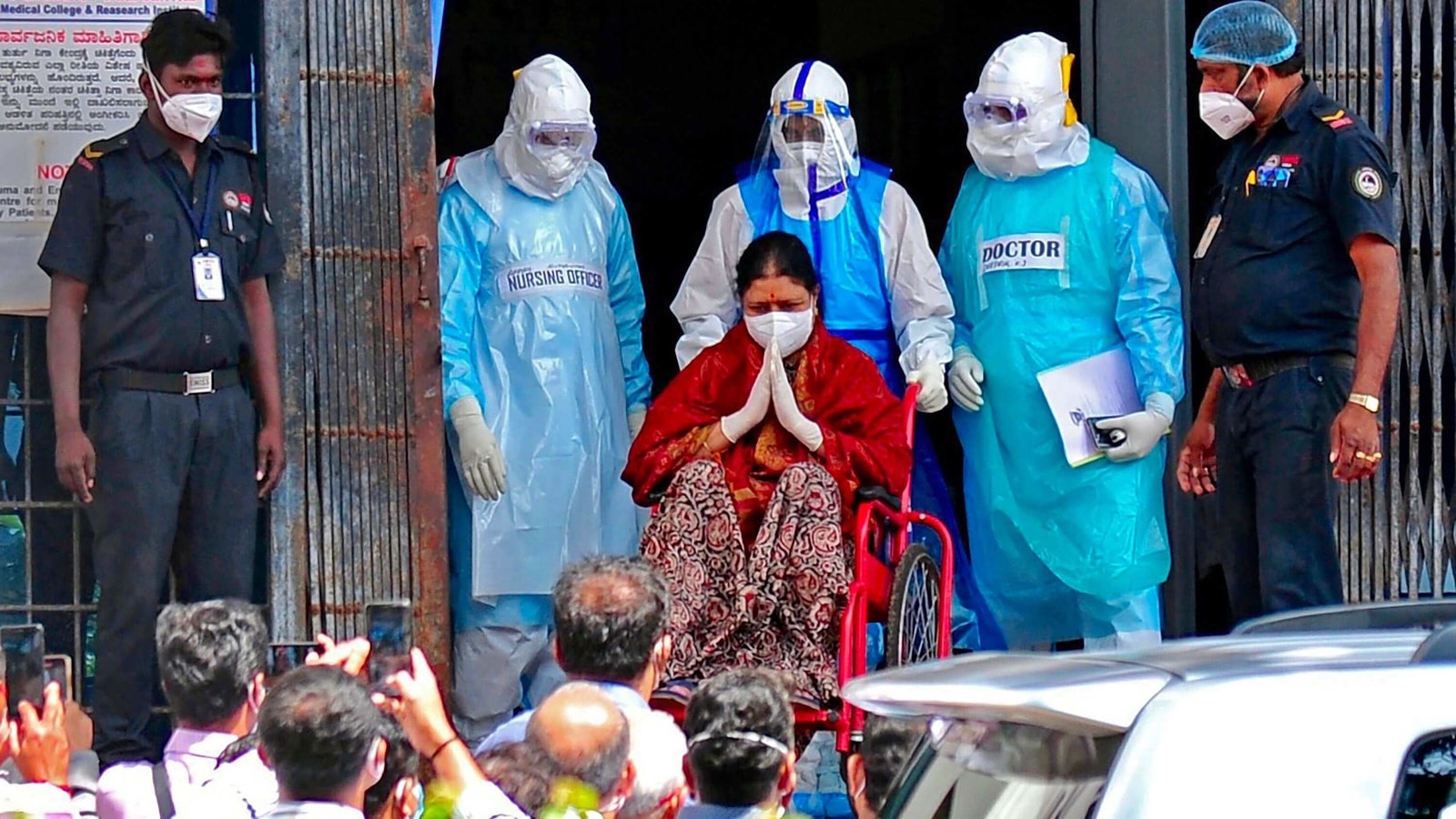 TN poll battle heats up as Sasikala leaves hospital