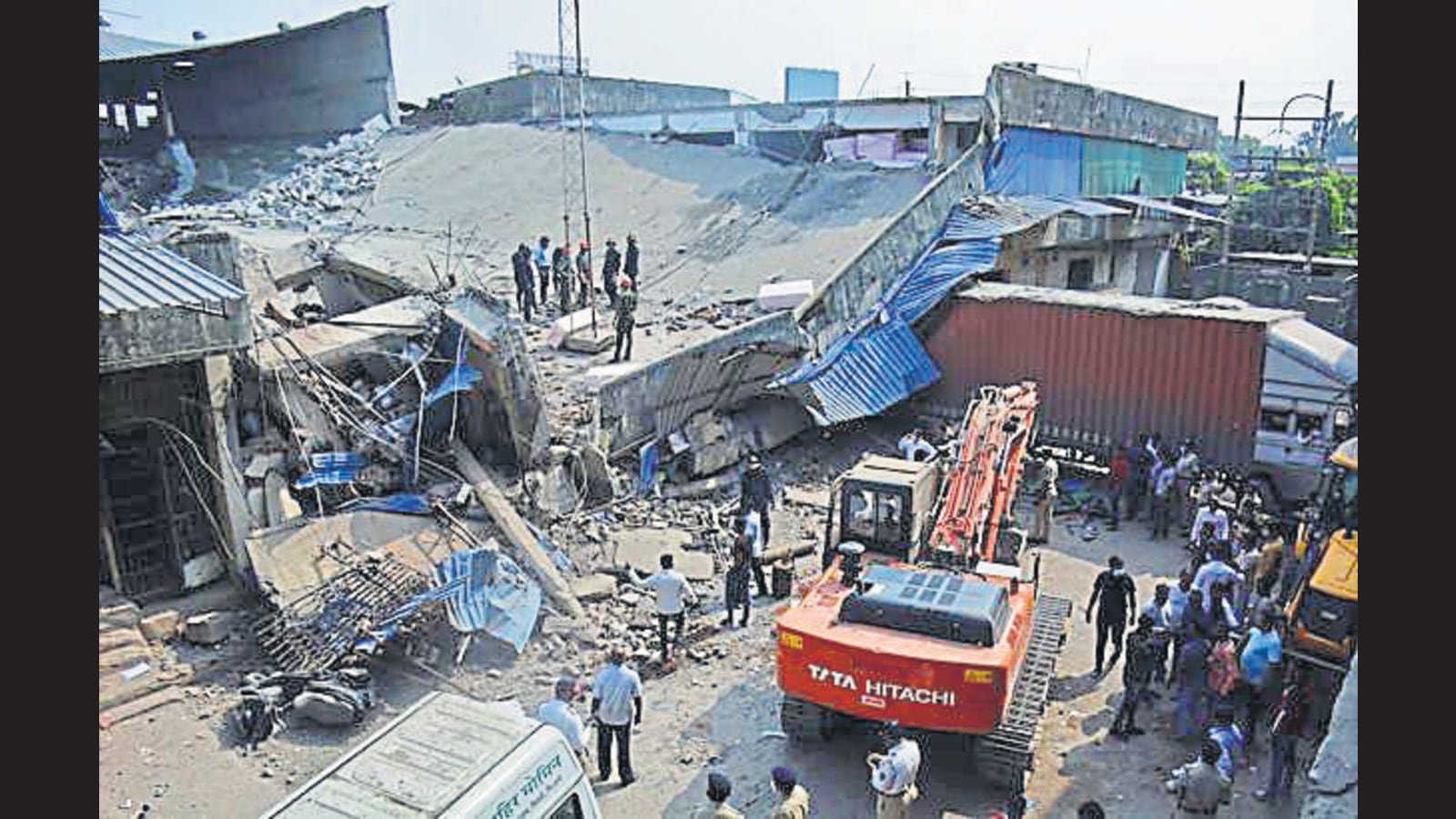 33-year-old security guard killed, 7 hurt in godown collapse near ...