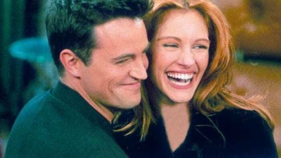 Julia Roberts with Matthew Perry in a still from FRIENDS. Julia Roberts with Matthew Perry in a still from FRIENDS.