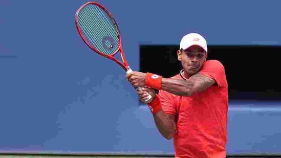 Sumit Nagal returns a shot. (Getty Images) Sumit Nagal returns a shot. (Getty Images)