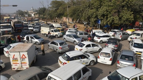 Private vehicles that are over 20 years old and public vehicles that are over 15 years old could undergo fitness tests at automated fitness centres to check their eligibility for scrapping. (Vipin Kumar/HT photo) Private vehicles that are over 20 years old and public vehicles that are over 15 years old could undergo fitness tests at automated fitness centres to check their eligibility for scrapping. (Vipin Kumar/HT photo)