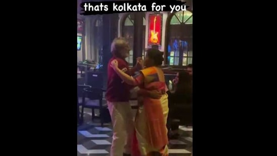 69-year-old Abhijit Banerjee and 60-year-old Shipra Banerjee’s groovy moves may fill your heart with an unexplained joy. (Instagram/@thebohobaalika) 69-year-old Abhijit Banerjee and 60-year-old Shipra Banerjee’s groovy moves may fill your heart with an unexplained joy. (Instagram/@thebohobaalika)