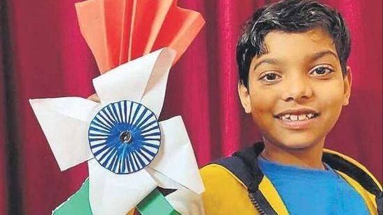 A student of AKSIPS-123 Smart School celebrating Republic Day. HT PHOTO A student of AKSIPS-123 Smart School celebrating Republic Day. HT PHOTO