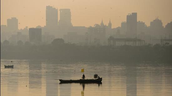 The air quality, which had improved slightly on Monday, worsened on Tuesday, but continued to remain in the poor category. An overall air quality index (AQI) — an air quality indicator— of 283 was measured on Tuesday, as opposed to Monday’s 221. (HT File) The air quality, which had improved slightly on Monday, worsened on Tuesday, but continued to remain in the poor category. An overall air quality index (AQI) — an air quality indicator— of 283 was measured on Tuesday, as opposed to Monday’s 221. (HT File)