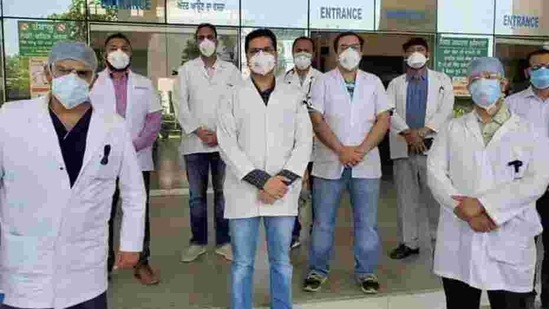 Indian Medical Association stated that total of 646 doctors died due to COVID-19 in the second wave of coronavirus in India. 