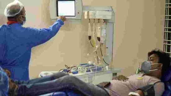 There are 3321 licensed blood banks in the country which collected 1.27 crore blood Units in 2019-20. (Parveen Kumar) There are 3321 licensed blood banks in the country which collected 1.27 crore blood Units in 2019-20. (Parveen Kumar)