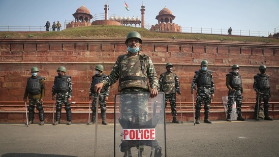 Heavy police and paramilitary force deployed at Red Fort a day after a fraction from the farmers’ tractor rally went rogue and caused damages to the 17th-century monument, in New Delhi on January 27.(Sanchit Khanna / HT Photo)