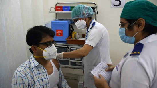 There are around six lakh frontline workers in Delhi, of which nearly 3.5 lakh have registered for inoculation. (ANI file photo)