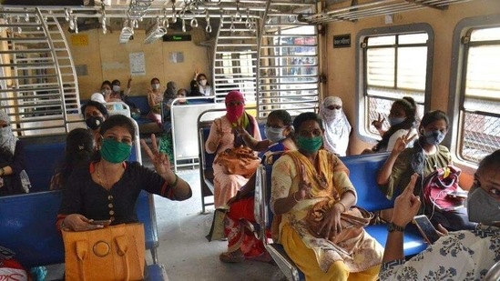 Indian Railways’ massive pension bill of more than <span class='webrupee'>₹</span>51,000 crore in the current financial year has been converted into a loan by the finance ministry.(HT Photo)