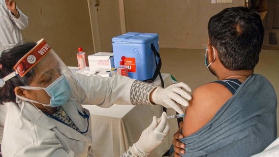 Second Covid-19 vaccine shot to be administered from Feb 13 - Hindustan Times