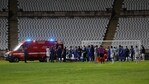 Players and medical staff surround FC Porto's Nanu after he collided with Belenenses' Stanislav Kritsyuk and leaves the pitch in an ambulance.(REUTERS)