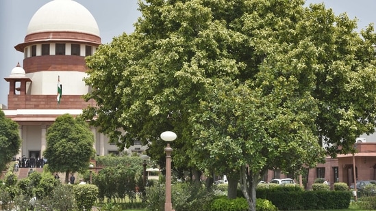 The SC, on Friday, took up two petitions by Faruqui, seeking quashing of the FIRs against him, and also seeking interim bail on the ground that the Indore police violated the guidelines laid down in the Arnesh Kumar judgment by not conducting any preliminary investigation before arresting him. (Burhaan Kinu/ HT Archive)