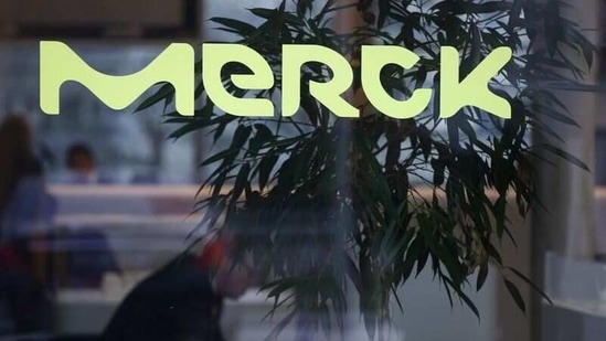 FILE PHOTO: A logo of drugs and chemicals group Merck KGaA is pictured in Darmstadt, Germany January 28, 2016. REUTERS/Ralph Orlowski/File Photo(REUTERS)