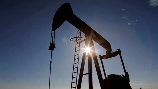 Oil Prices Hike Highest In A Year On Us Growth Optimism Crude Supply Restraint World News Hindustan Times