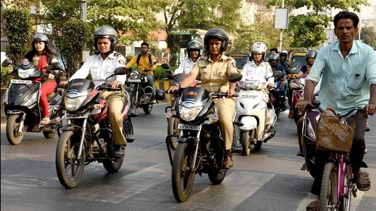 Every year 1.5 lakh lives and over six lakh injuries happen due to road accidents in India. (Hindustan Times) Every year 1.5 lakh lives and over six lakh injuries happen due to road accidents in India. (Hindustan Times)