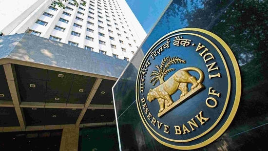 With the central government announcing a higher than expected fiscal deficit and borrowing plan, experts also saw the MPC’s decision as an attempt to strike a balance between fiscal and monetary policy goals.(File photo)