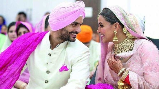 Angad Bedi and Neha Dhupia got married in the presence of just immed
