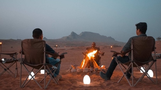 Mahesh Babu (right) on the sets of Sarkaru Vaari Paata in Sharjah. Mahesh Babu (right) on the sets of Sarkaru Vaari Paata in Sharjah.