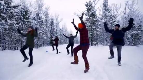 The video shows the group dancing in snow.(Twitter/@GurdeepPandher)