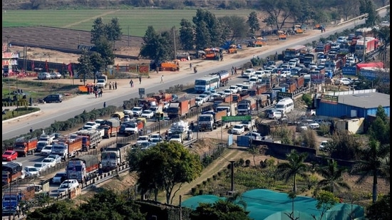 Chakka jam brings traffic to a halt on highways around Chandigarh