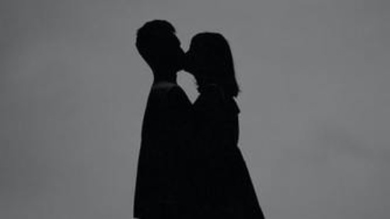Happy Kiss Day: They say a good kiss can convince you that you're in love, so seal the deal with your partner/crush/spouse with a kiss and let them know how you feel on Kiss Day.(Unsplash)
