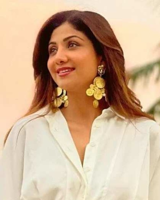 Shilpa Shetty's golden potion is great for immunity and digestion: Recipe | Health Shilpa Shetty's golden potion is great for immunity and digestion: Recipe | Health
